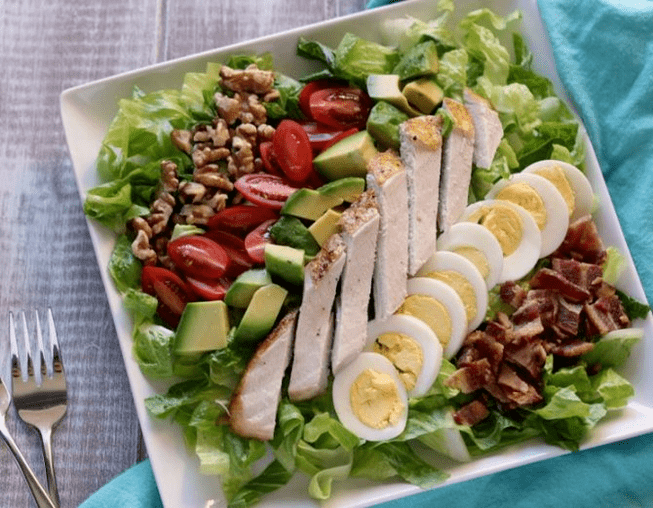 Salada de emagrecimento rica em proteínas