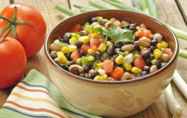 Salada de vegetais diet podem ser incluídos no menu se você perder peso com alimentação adequada