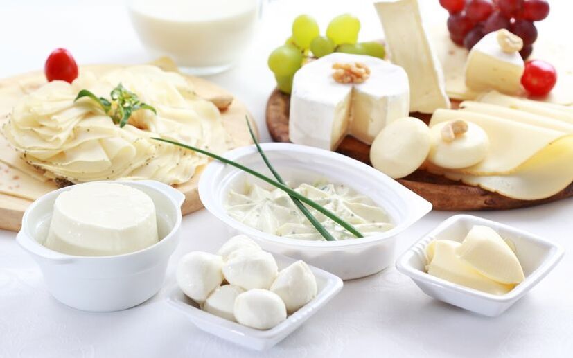 O quinto dia da dieta de 6 pétalas é dedicado ao uso de queijo cottage, iogurte e leite. 