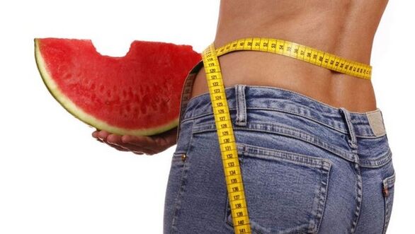 Comer melancia irá ajudá-lo a perder rapidamente 5 kg em uma semana. 
